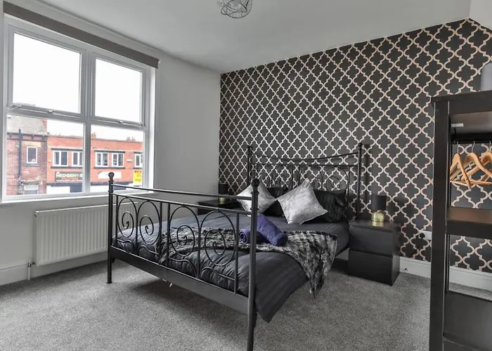 Refurbished Plush Property Great Transport Links